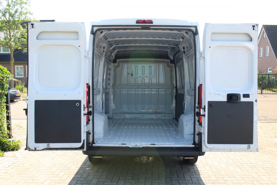 Fiat Ducato 35H 2.3 MultiJet 130PK Euro6 L2H2 ✓ 3-zits ✓ Climate control ✓ Navigatie / Camera ✓ Cruise