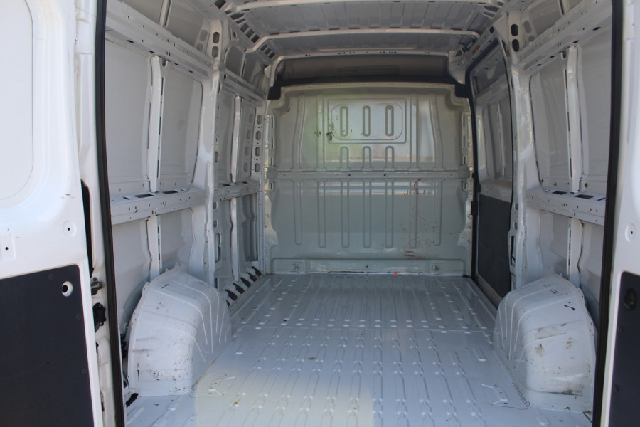 Fiat Ducato 35H 2.3 MultiJet 130PK Euro6 L2H2 ✓ 3-zits ✓ Climate control ✓ Navigatie / Camera ✓ Cruise