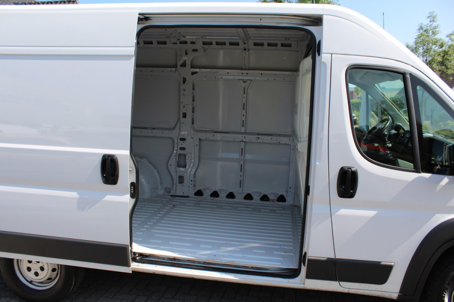 Fiat Ducato 35H 2.3 MultiJet 130PK Euro6 L2H2 ✓ 3-zits ✓ Climate control ✓ Navigatie / Camera ✓ Cruise