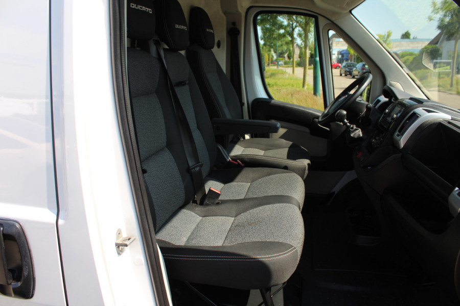 Fiat Ducato 35H 2.3 MultiJet 130PK Euro6 L2H2 ✓ 3-zits ✓ Climate control ✓ Navigatie / Camera ✓ Cruise