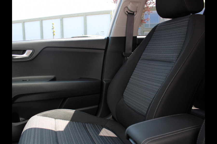 Kia Stonic 1.0 T-GDi MHEV DynamicPlusLine | NIEUWE AUTO | DIRECT RIJDEN | AUTOMAAT | Navigatie | Achteruitrijcamera | Stoel en stuurverwarming |