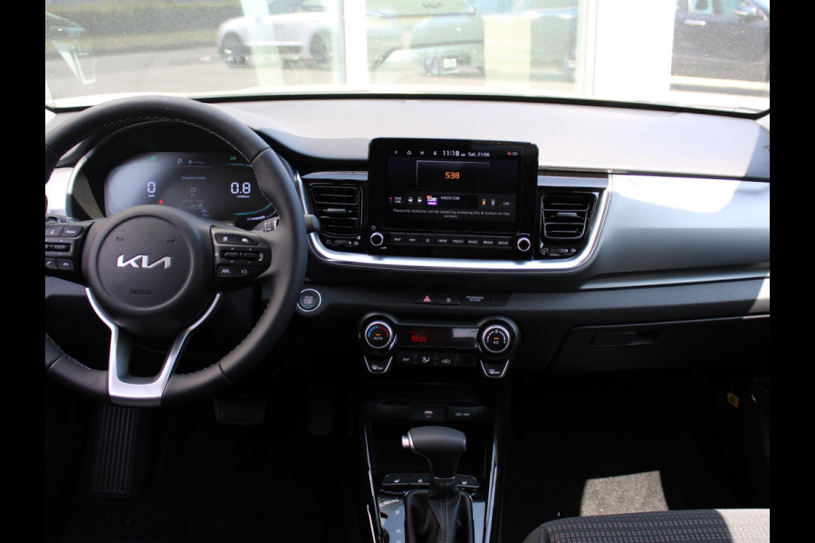 Kia Stonic 1.0 T-GDi MHEV DynamicPlusLine | NIEUWE AUTO | DIRECT RIJDEN | AUTOMAAT | Navigatie | Achteruitrijcamera | Stoel en stuurverwarming |