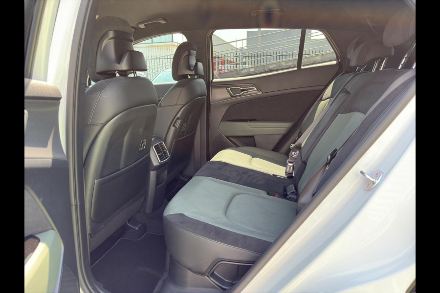 Kia Sportage 1.6 T-GDi Hybrid Dark Edition | Elektr. Stoelen | Adapt. Cruise | Stoel- en Stuurverwarming | Navi |