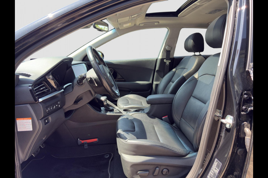 Kia Niro 1.6 GDi Hybrid ExecutiveLine HUD | Stoelverwarming & Verkoeling | Schuif/Kanteldak | Camera | Cruise | Leder | Geheugen Functie Stoelen | Apple Carplay & Android Auto |