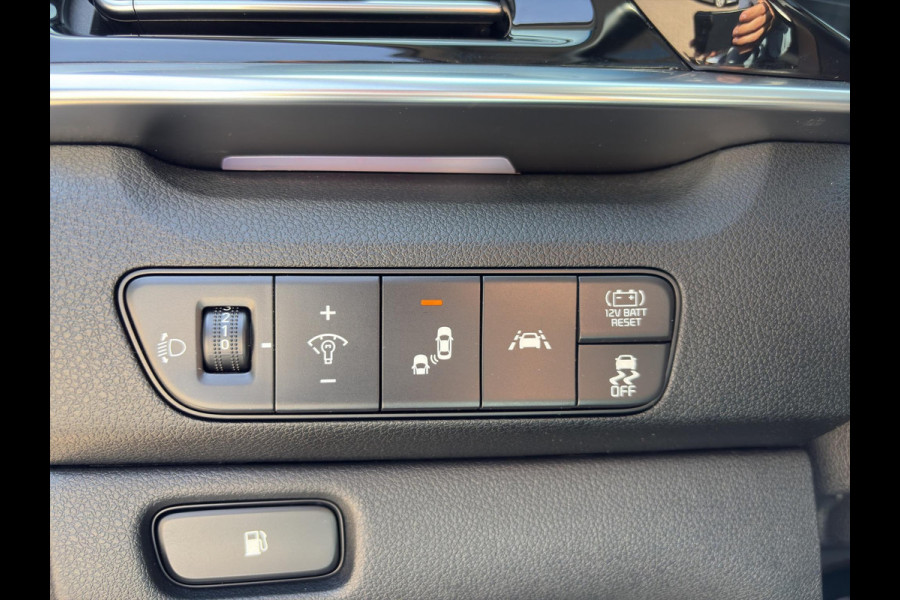 Kia Niro 1.6 GDi Hybrid ExecutiveLine HUD | Stoelverwarming & Verkoeling | Schuif/Kanteldak | Camera | Cruise | Leder | Geheugen Functie Stoelen | Apple Carplay & Android Auto |