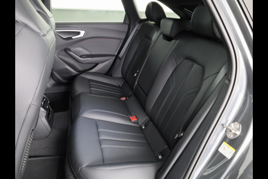 Audi A5 Avant 2.0 e-hybrid quattro S edition 299pk | Tech plus pakket | Trekhaak | Optiek pakket zwart | 19 inch Lichtmetalen velgen | Verlengde garantie