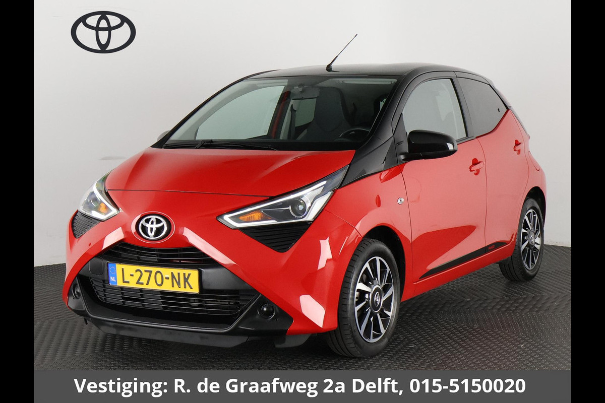 Toyota Aygo 1.0 VVT-i X-Play Bi-Tone Automaat | Apple Carplay & AndroidAUTO | Lichtmetalen velgen | Camera | Toyota Aygo 1.0 VVT-i X-Play Bi-Tone Automaat | Apple Carplay & AndroidAUTO | Lichtmetalen velgen | Camera |