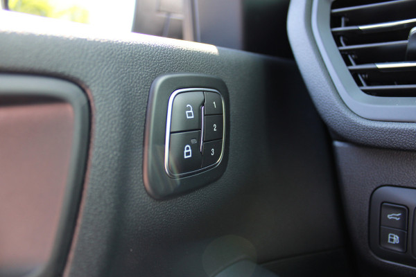 Ford Kuga 2.5 PHEV Active X Nieuw Voorraad | Trekhaak | Winterpakket | Technology pack | BLIS | Navigatie | Head-up