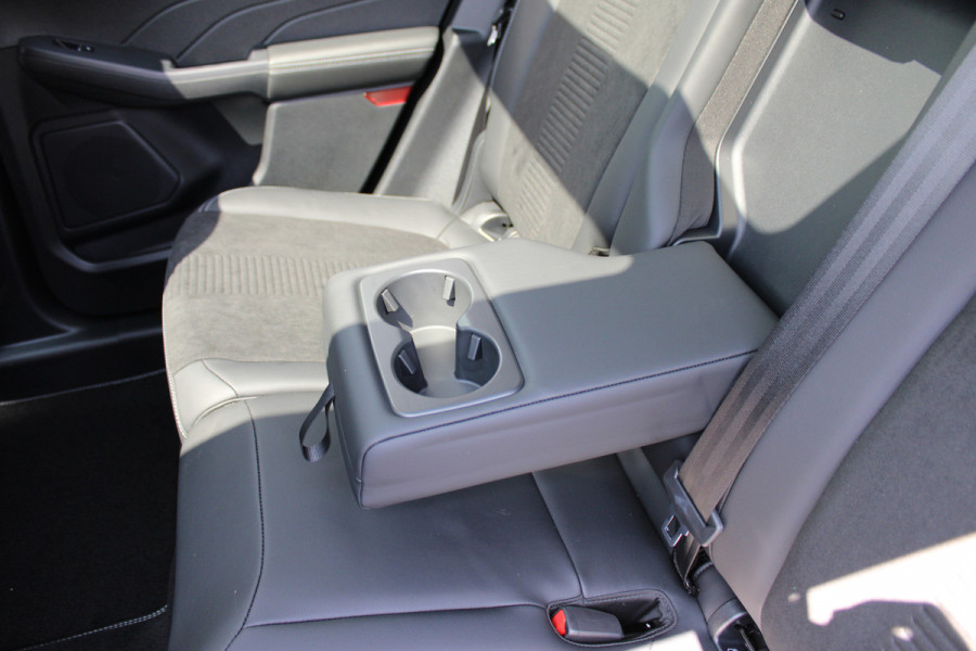 Ford Kuga 2.5 PHEV Active X Nieuw Voorraad | Trekhaak | Winterpakket | Technology pack | BLIS | Navigatie | Head-up