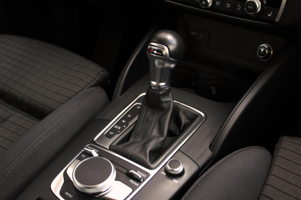 Audi A3 Sportback 35 TFSI S Tronic Aut. Ambition S Line Edition Virtual, MMI+, ACC