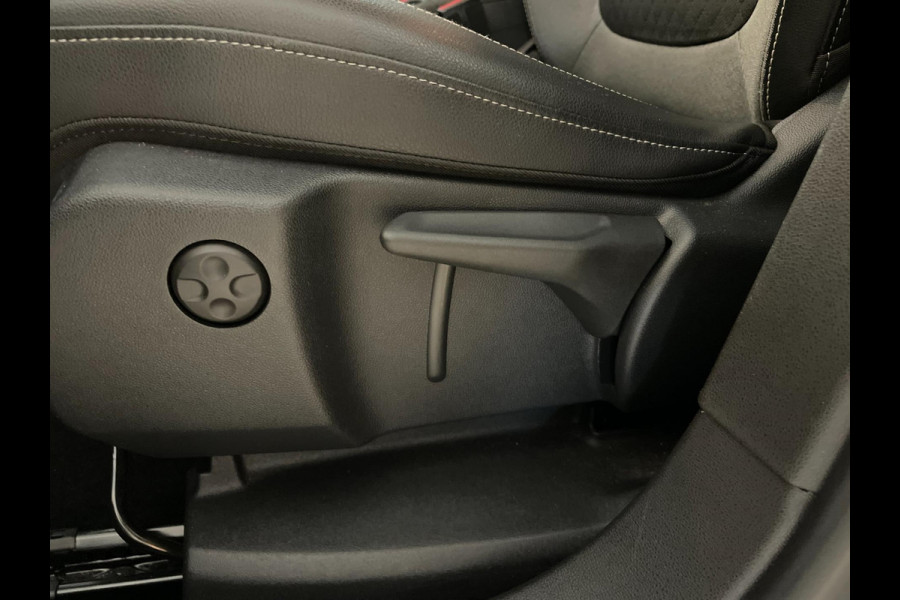 Opel Grandland X 1.2 Turbo Business + AIRCO NAVI CRUISE BLUEOOTH APPLE CARPLAY ELEK RAMEN CENT VERG VELGEN NIEUWSTAAT