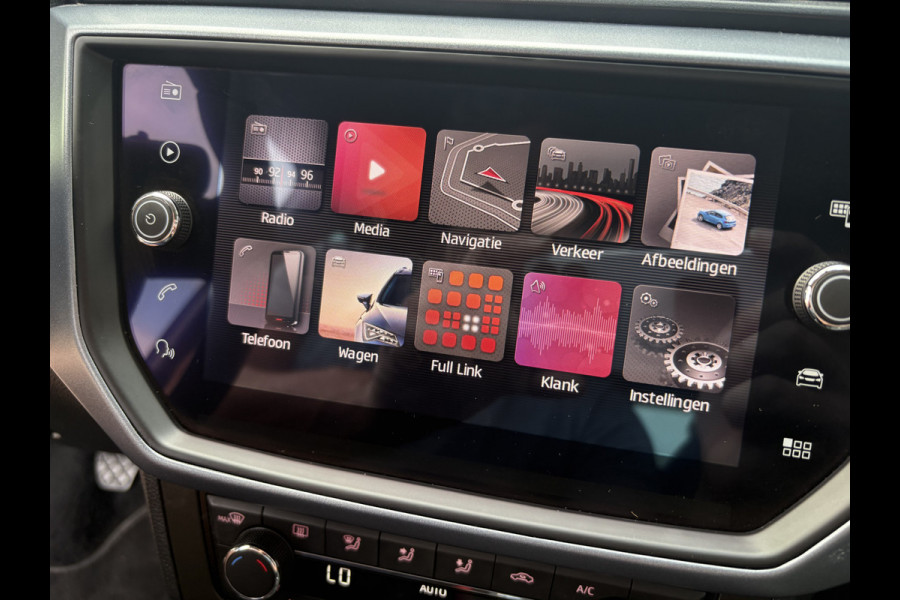 Seat Arona 1.0 TSi Style Business Intense KEYLESS/CAMERA/NAVI/CARPLAY/ADAPT.CRUISE/PDC