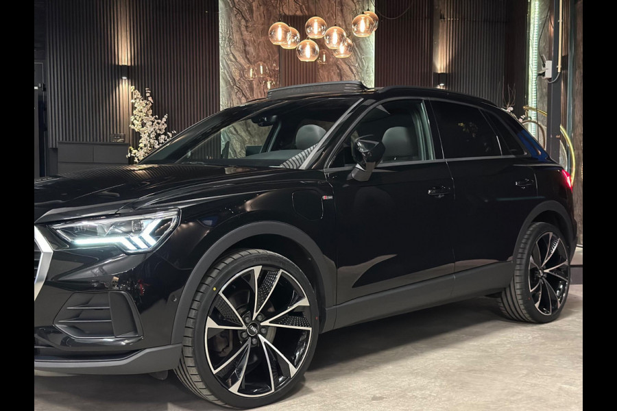 Audi Q3 45 TFSI e 3X S-Line|PANO|LEDER|BOMVOL