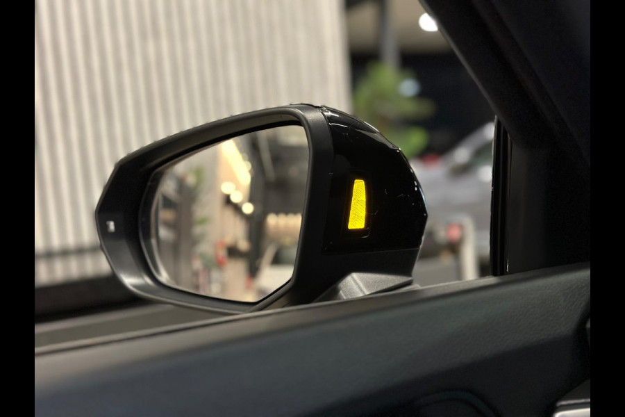 Audi Q3 45 TFSI e 3X S-Line|PANO|LEDER|BOMVOL