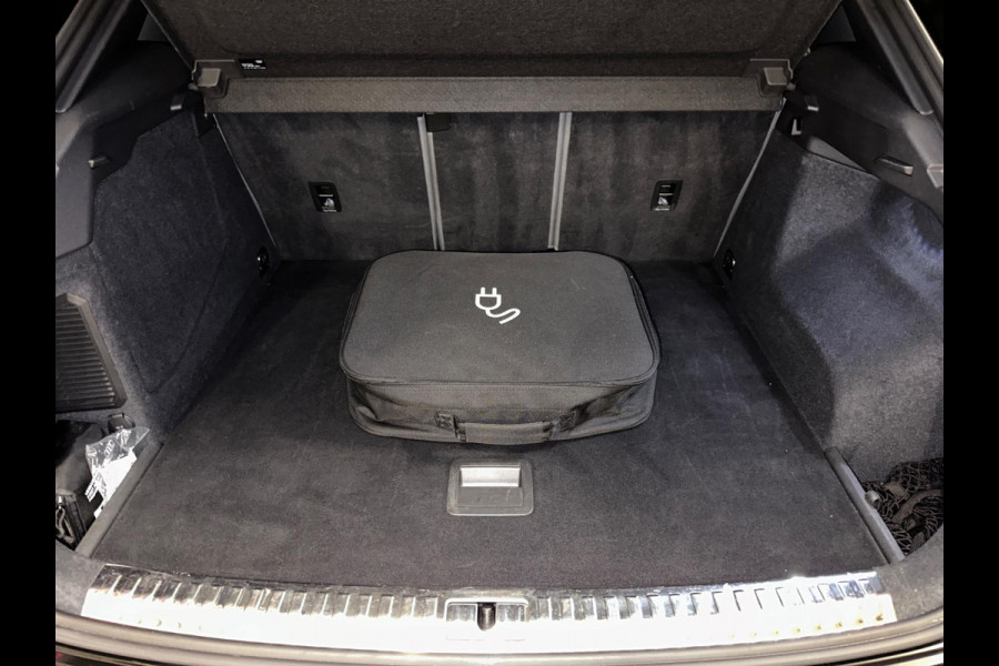 Audi Q3 45 TFSI e 3X S-Line|PANO|LEDER|BOMVOL