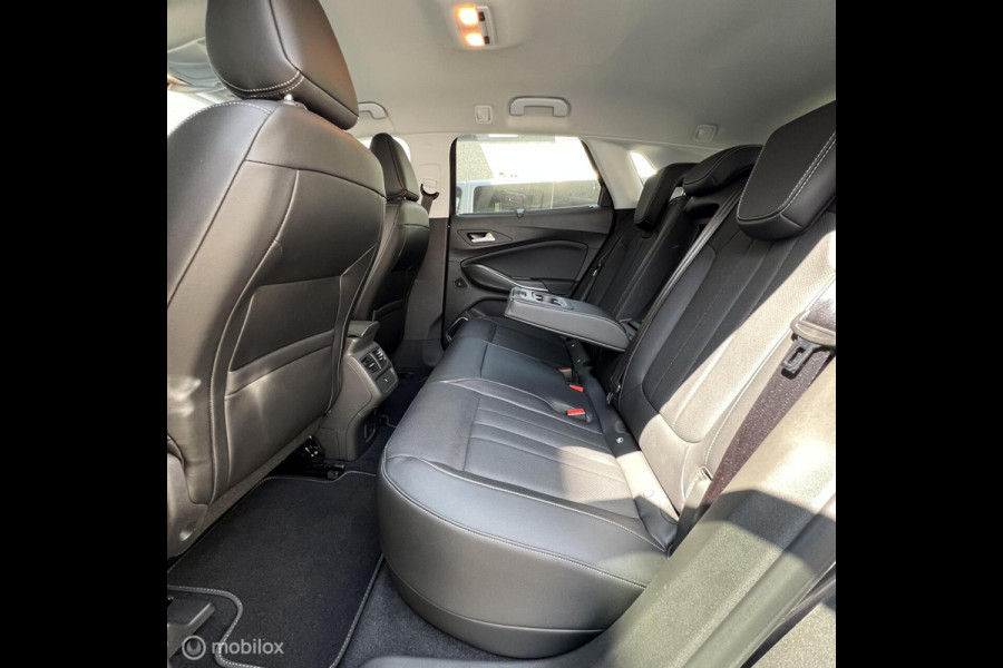 Opel Grandland X 1.6 Turbo Hybrid4 Innovation 2020
