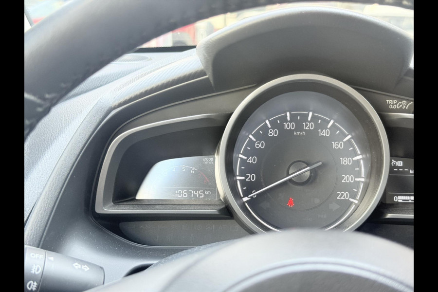 Mazda 2 1.5 SKYACTIV-G Sport Selected | Trekhaak, Cruise control, Navigatie, Parkeercamera, 16 inch, Zeer netjes!