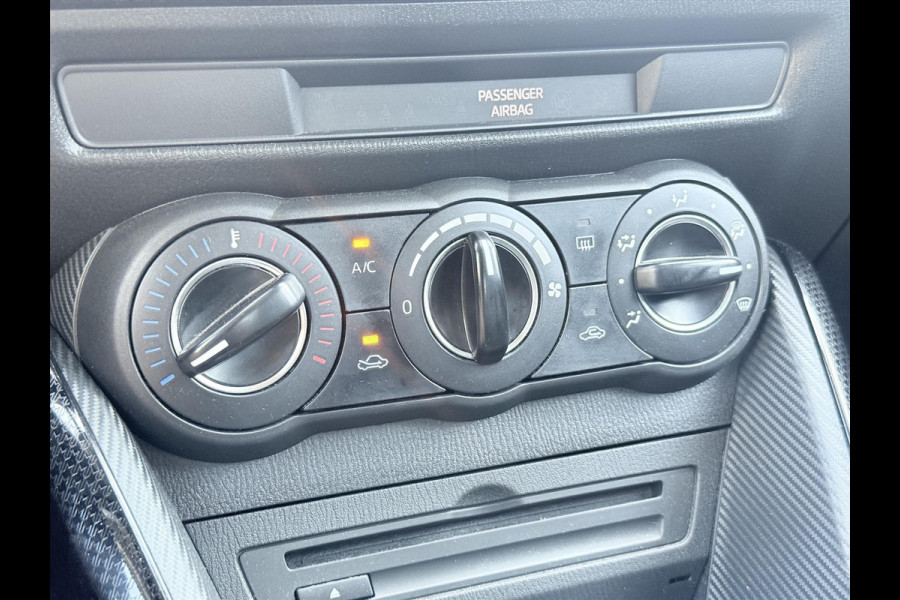 Mazda 2 1.5 SKYACTIV-G Sport Selected | Trekhaak, Cruise control, Navigatie, Parkeercamera, 16 inch, Zeer netjes!