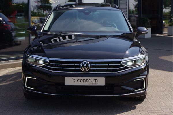 Volkswagen Passat Variant 1.4 TSI 218 PK GTE Business PHEV, Panoramadak, Trekhaak, Adap. Cruise Control.