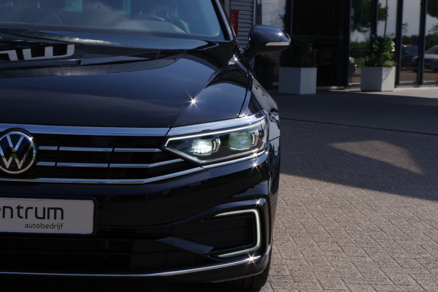 Volkswagen Passat Variant 1.4 TSI 218 PK GTE Business PHEV, Panoramadak, Trekhaak, Adap. Cruise Control.