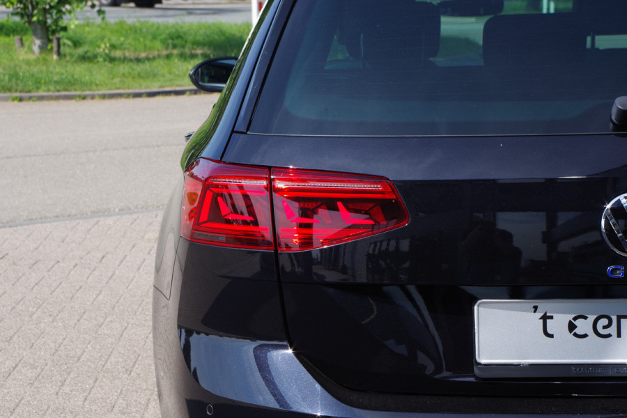 Volkswagen Passat Variant 1.4 TSI 218 PK GTE Business PHEV, Panoramadak, Trekhaak, Adap. Cruise Control.