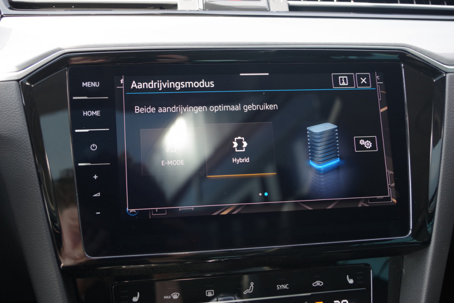 Volkswagen Passat Variant 1.4 TSI 218 PK GTE Business PHEV, Panoramadak, Trekhaak, Adap. Cruise Control.