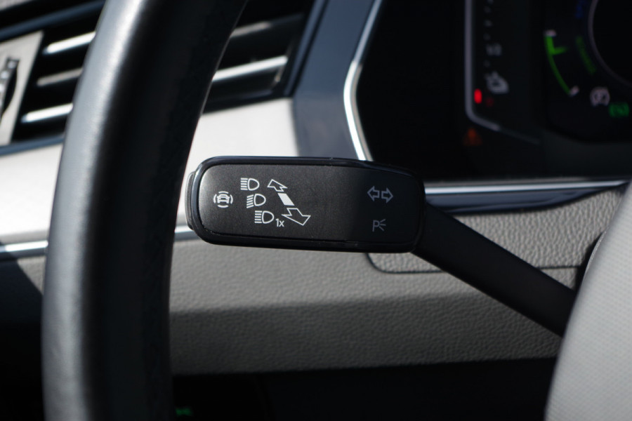 Volkswagen Passat Variant 1.4 TSI 218 PK GTE Business PHEV, Panoramadak, Trekhaak, Adap. Cruise Control.