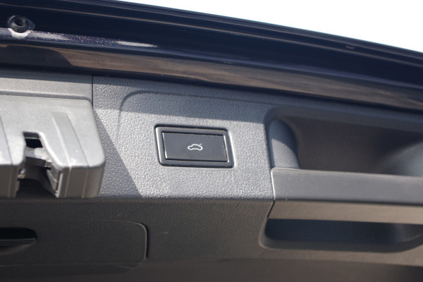Volkswagen Passat Variant 1.4 TSI 218 PK GTE Business PHEV, Panoramadak, Trekhaak, Adap. Cruise Control.