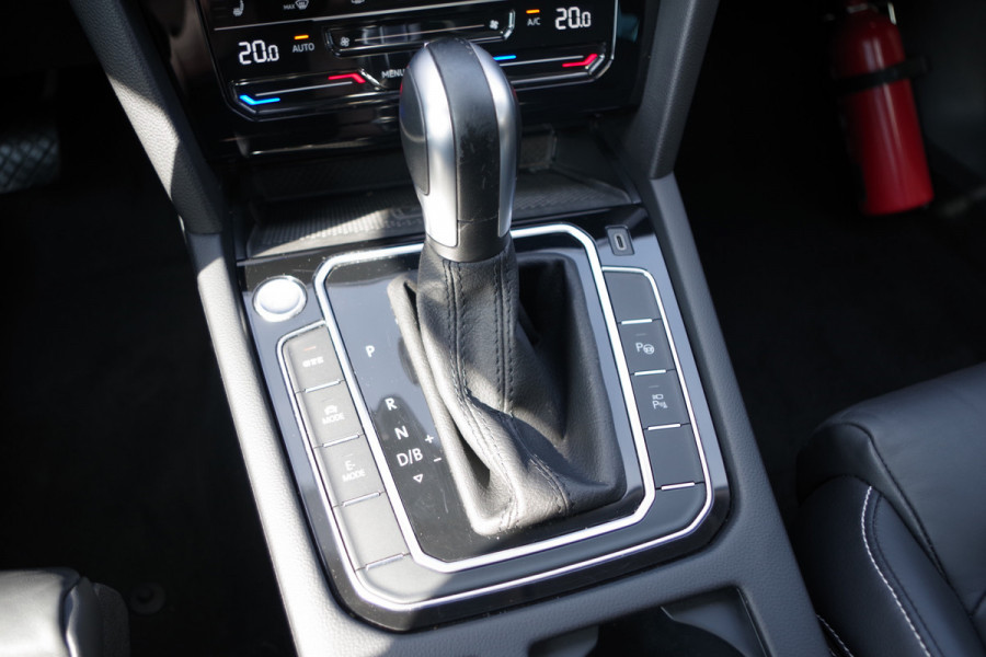 Volkswagen Passat Variant 1.4 TSI 218 PK GTE Business PHEV, Panoramadak, Trekhaak, Adap. Cruise Control.