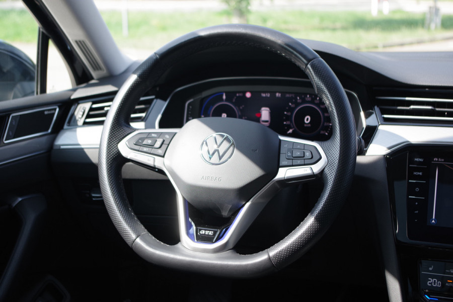 Volkswagen Passat Variant 1.4 TSI 218 PK GTE Business PHEV, Panoramadak, Trekhaak, Adap. Cruise Control.