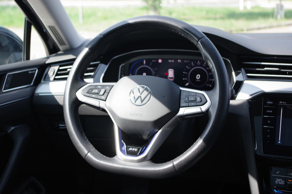 Volkswagen Passat Variant 1.4 TSI 218 PK GTE Business PHEV, Panoramadak, Trekhaak, Adap. Cruise Control.