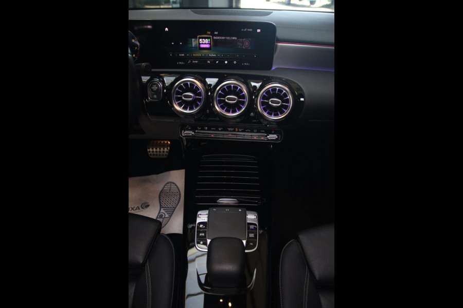 Mercedes-Benz CLA-Klasse 250 AMG PANO-BURMESTER-CAMERA-LEDER