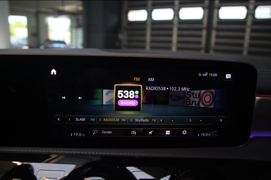 Mercedes-Benz CLA-Klasse 250 AMG PANO-BURMESTER-CAMERA-LEDER