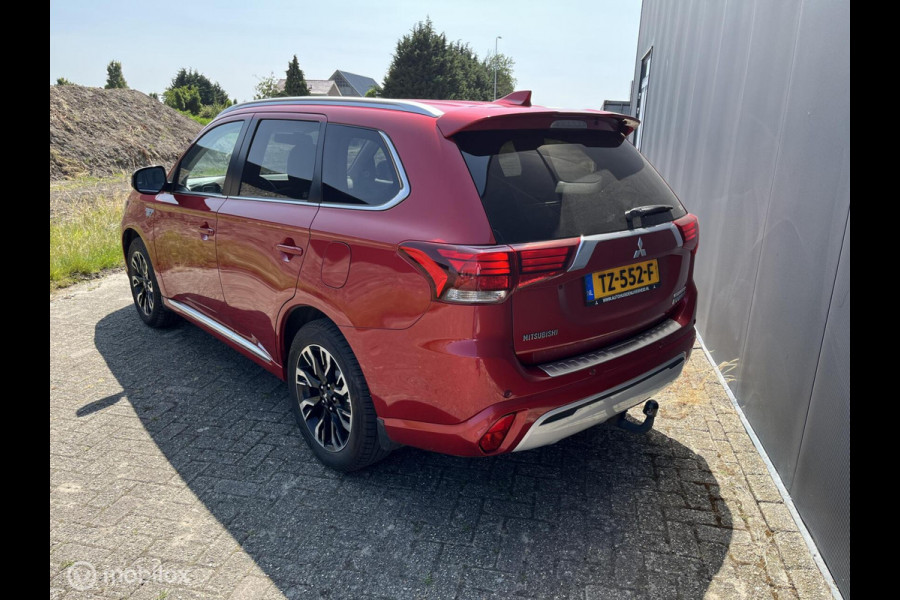 Mitsubishi Outlander 2.4 PHEV Intense+ trekhaak allseason banden