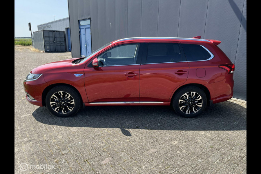 Mitsubishi Outlander 2.4 PHEV Intense+ trekhaak allseason banden