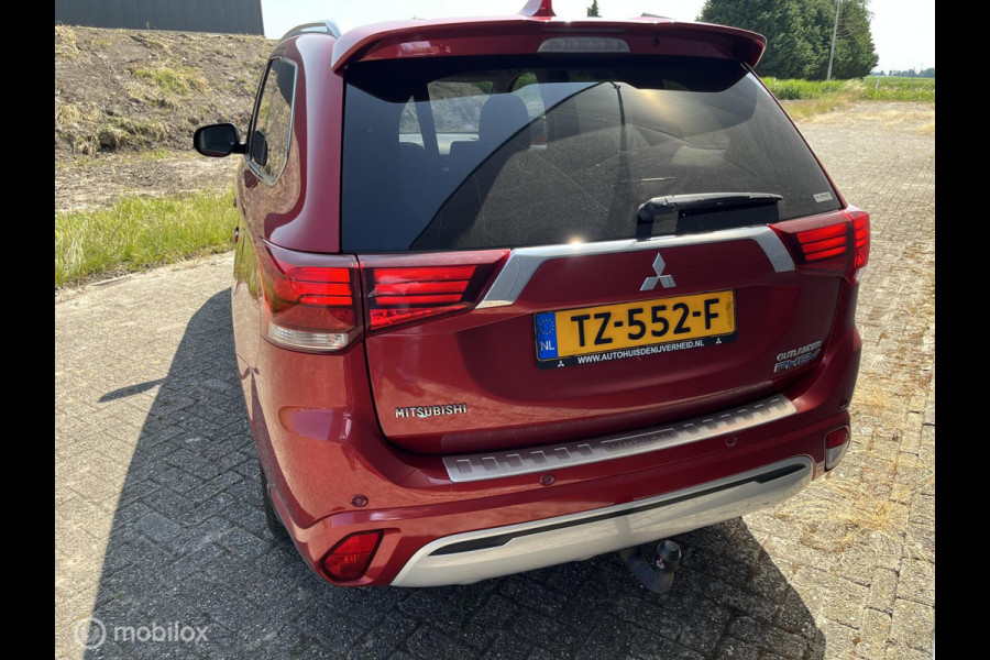 Mitsubishi Outlander 2.4 PHEV Intense+ trekhaak allseason banden