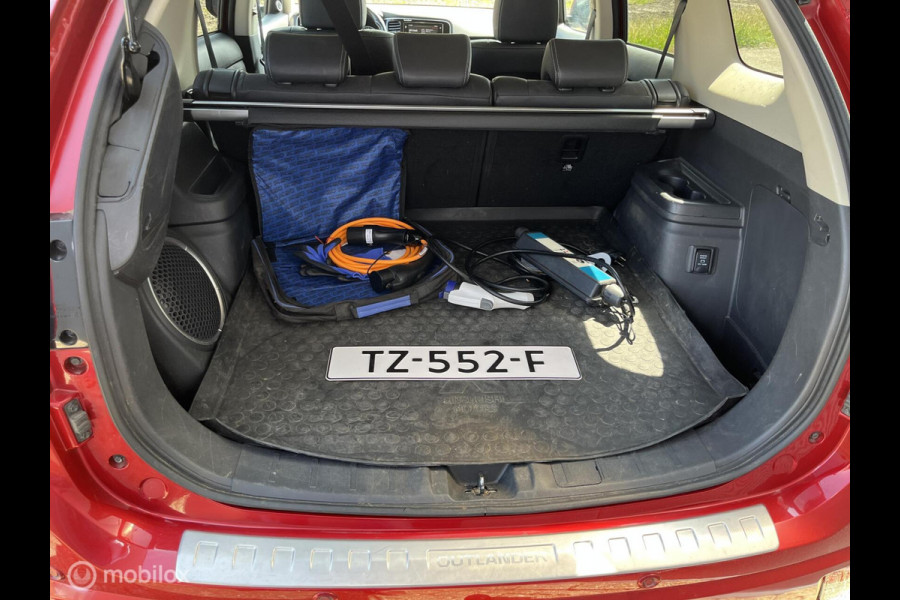 Mitsubishi Outlander 2.4 PHEV Intense+ trekhaak allseason banden