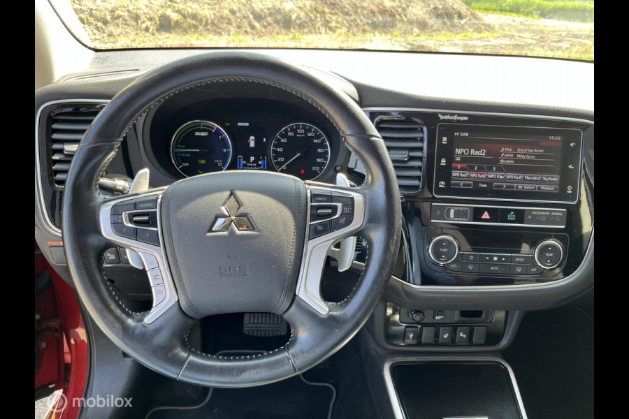 Mitsubishi Outlander 2.4 PHEV Intense+ trekhaak allseason banden