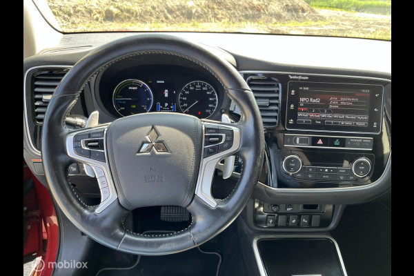 Mitsubishi Outlander 2.4 PHEV Intense+ trekhaak allseason banden