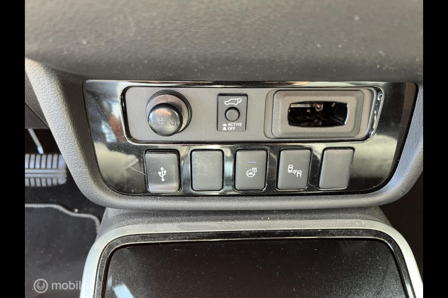Mitsubishi Outlander 2.4 PHEV Intense+ trekhaak allseason banden