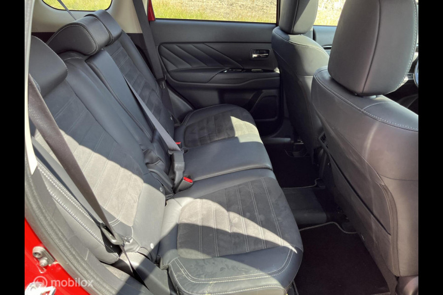 Mitsubishi Outlander 2.4 PHEV Intense+ trekhaak allseason banden
