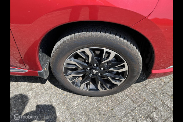 Mitsubishi Outlander 2.4 PHEV Intense+ trekhaak allseason banden
