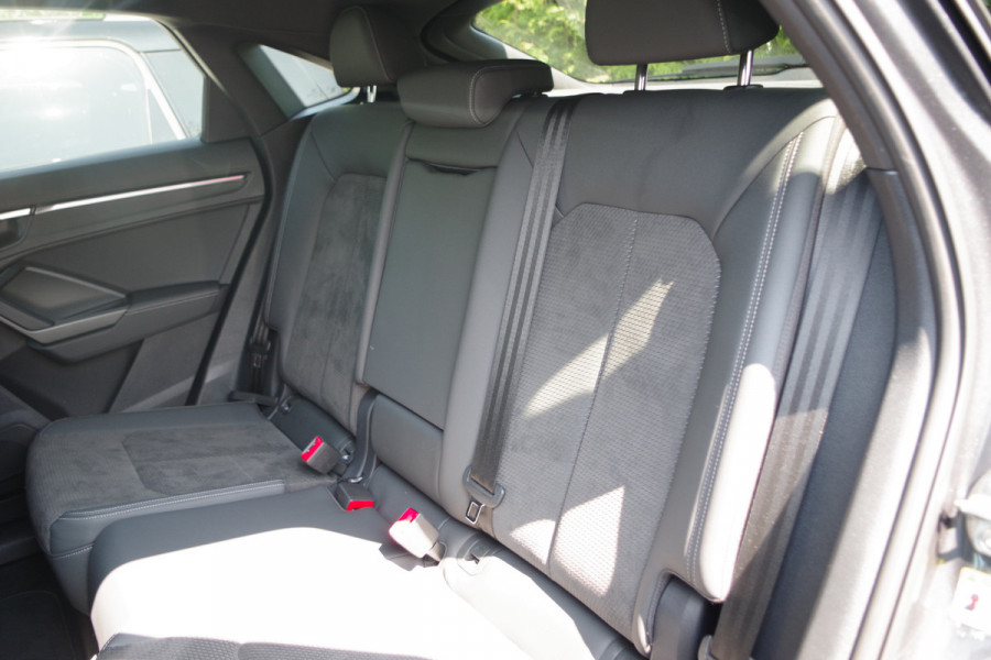Audi Q3 Sportback 45 TFSI e 245 PK S-Line Edition PHEV, Sonos Sound, Elek. Trekhaak, Camera, DAB