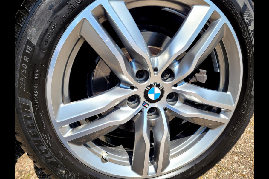 BMW X1 SDrive20i M-sport, Camera, Harman K. (Dealer-onderhouden)