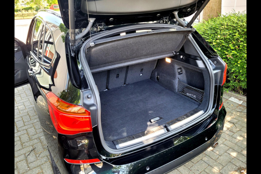 BMW X1 SDrive20i M-sport, Camera, Harman K. (Dealer-onderhouden)