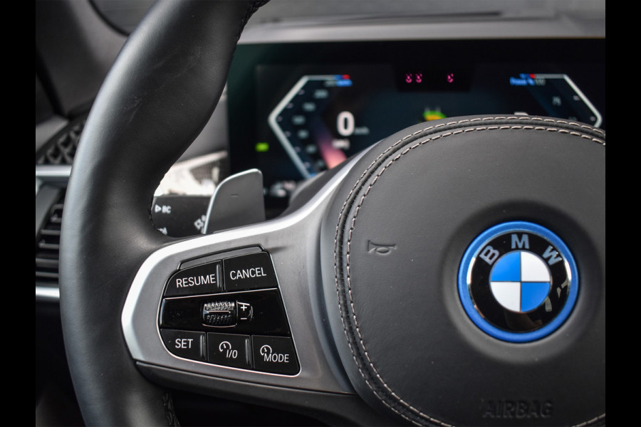 BMW X5 xDrive50e M-SPORT PRO | PANORAMADAK | CARBON INLEG | ACTIVE STEERING | M-STOELEN | MASSAGE STOELEN | STOEL VENTILATIE EN VERWARM