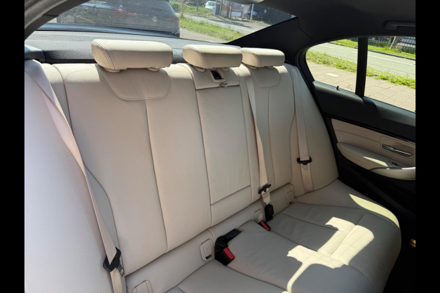 BMW 3-serie 320i Edition M Sport Shadow | Airco | Cruise
