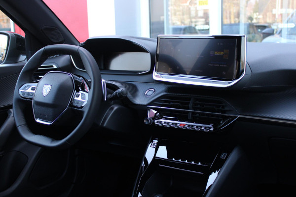 Peugeot 2008 1.2 Hybrid 136PK AUTOMAAT ALLURE | NIEUWE AUTO! | CAMERA VOOR + ACHTER | KEYLESS ENTRY/START | PARKEERSENSOREN VOOR + ACHTER | DODEHOEK DETECTIE | 17" LICHTMETALEN VELGEN | ADAPTIVE CRUISE CONTROL | CLIMATE CONTROL | STOEL VERWARMING | DRAADLOZE APPLE CARPLAY/ANDROID AUTO | TREKHAAK! |