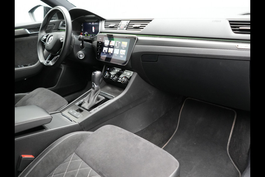 Škoda Superb Combi 1.4 TSI iV Sportline Plug In Hybrid 218pk PHEV | Trekhaak af Fabriek | Adaptive Cruise | Alcantara RS Sportstoelen Verwarmd | Canton Audio | 19"L.M |  | Chrystal LED | Virtual |