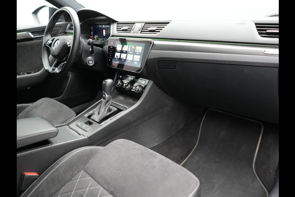 Škoda Superb Combi 1.4 TSI iV Sportline Plug In Hybrid 218pk PHEV | Trekhaak af Fabriek | Adaptive Cruise | Alcantara RS Sportstoelen Verwarmd | Canton Audio | 19"L.M |  | Chrystal LED | Virtual |